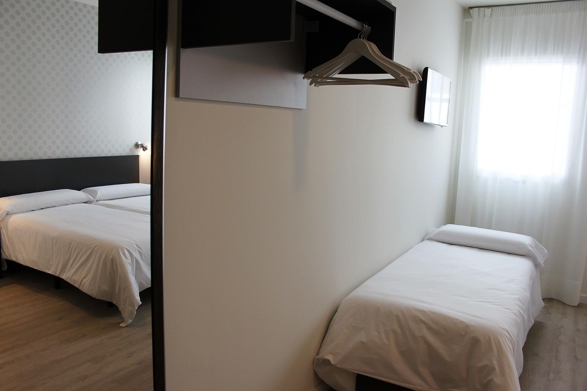Checkin Urban Nevada Hotel Армиля Екстериор снимка