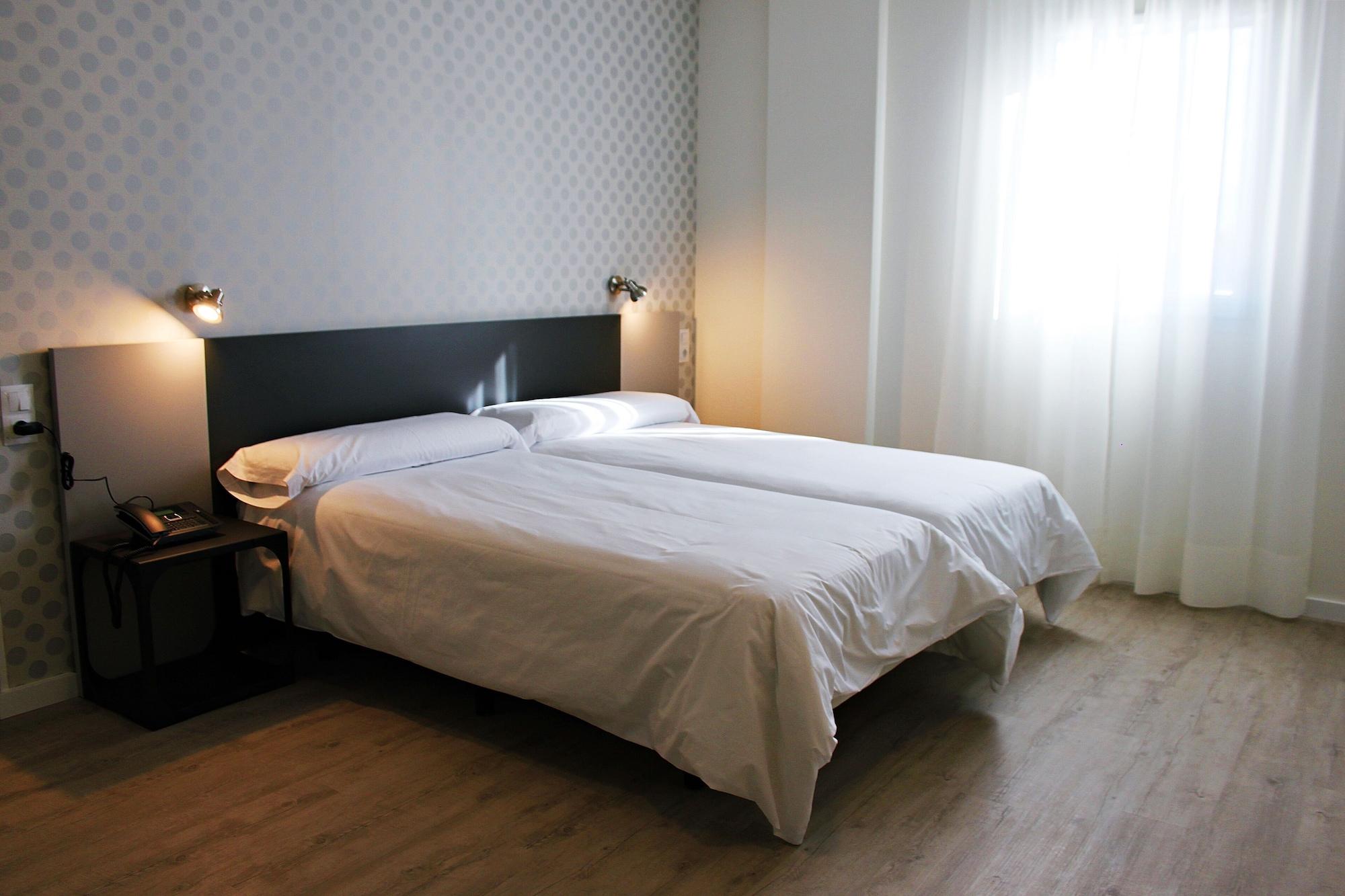 Checkin Urban Nevada Hotel Армиля Екстериор снимка
