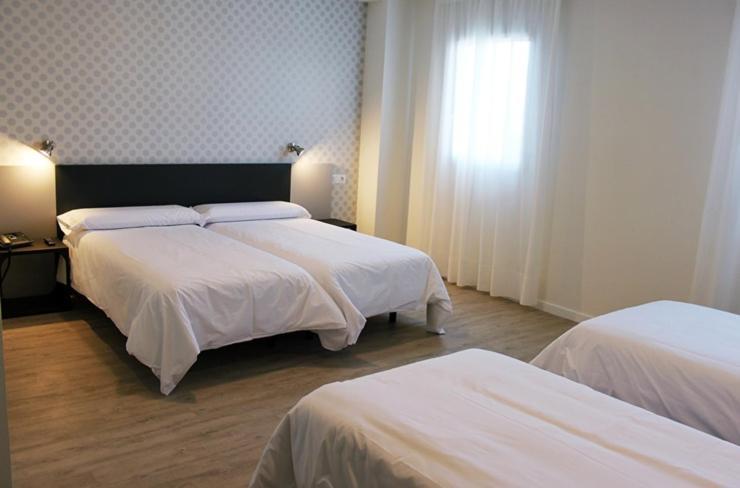 Checkin Urban Nevada Hotel Армиля Екстериор снимка