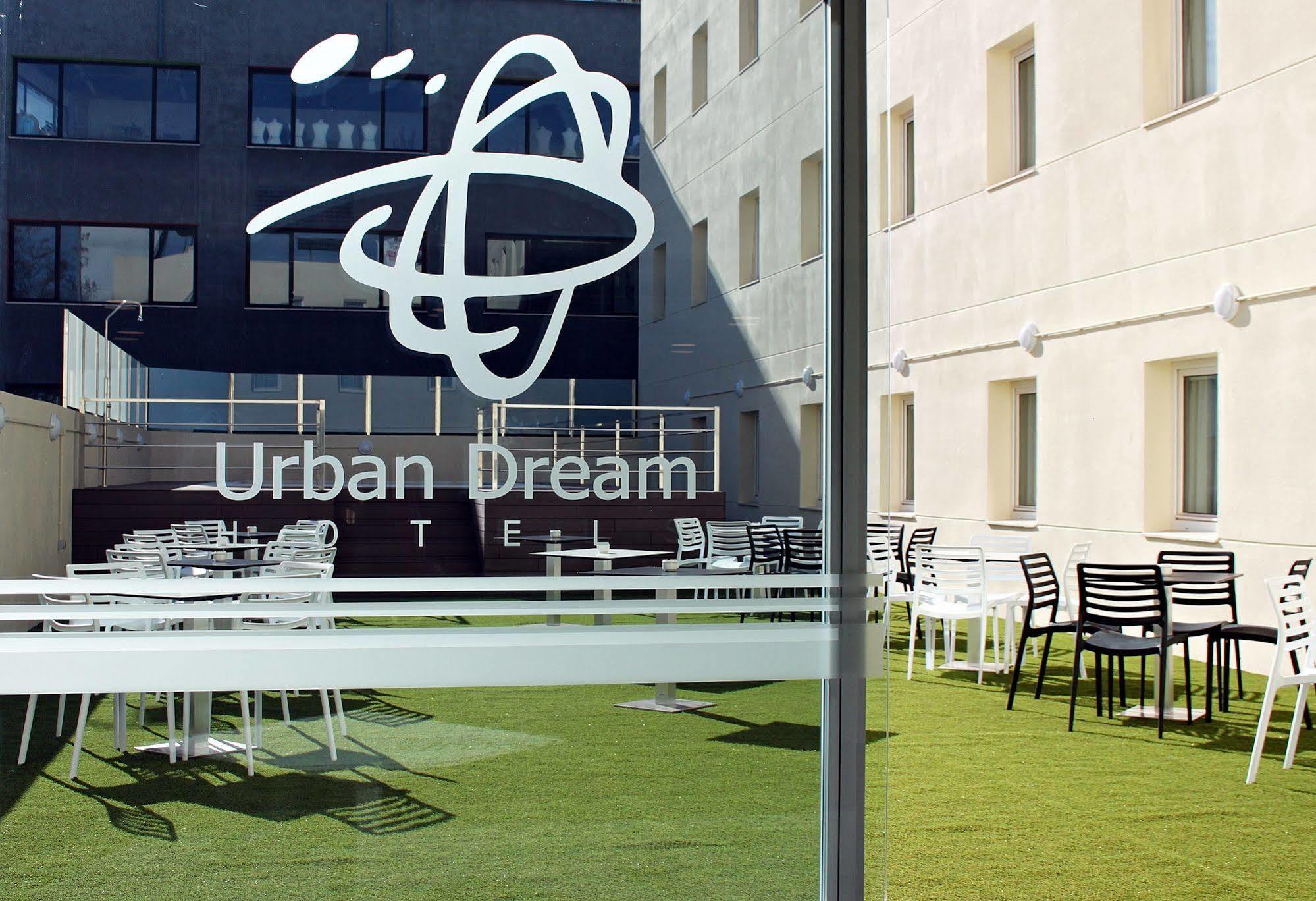 Checkin Urban Nevada Hotel Армиля Екстериор снимка